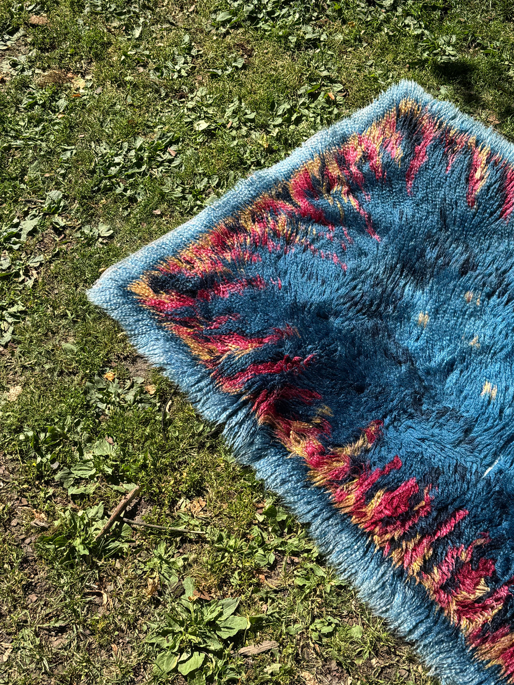 Vintage rya wool rug close-up