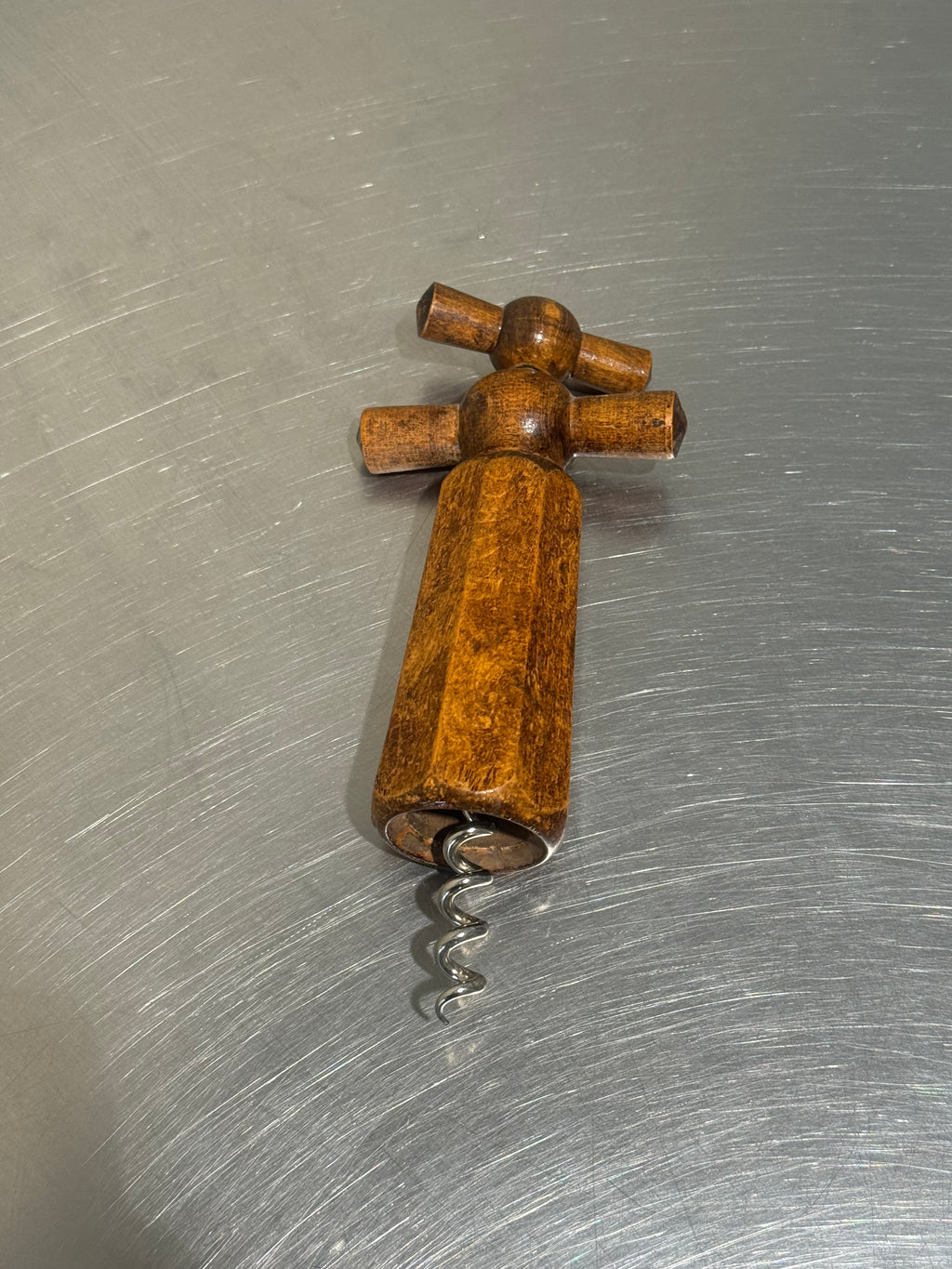 French continuous-turn corkscrew side view
