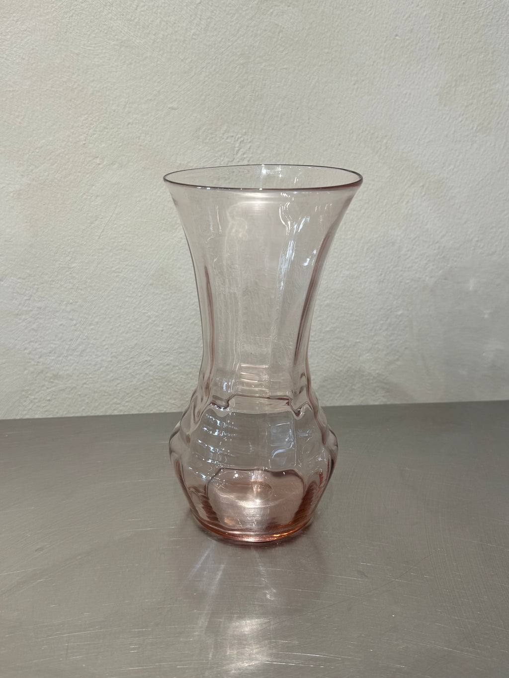 Pink glass vase for Sandviks Glasbruk