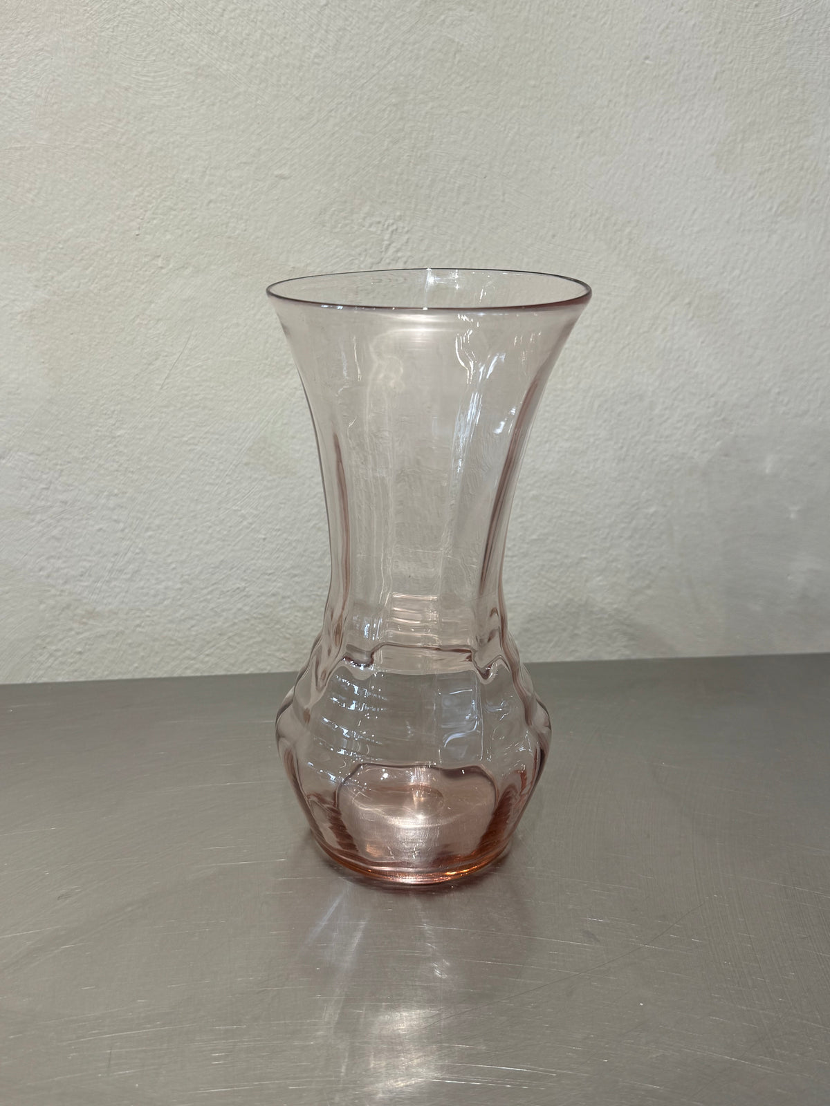 Pink glass vase for Sandviks Glasbruk