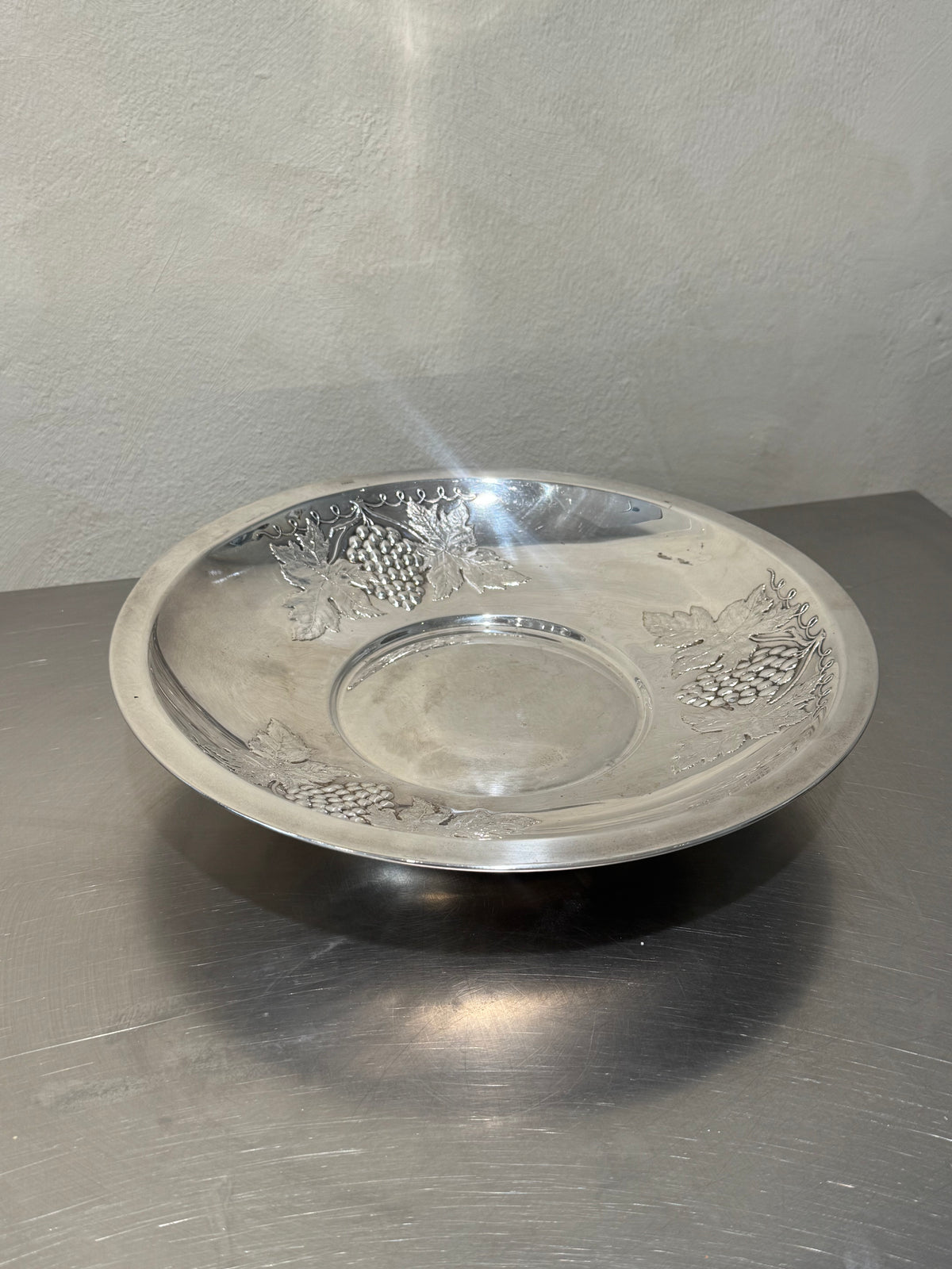 Silver-plated fruit bowl with grape motif