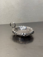 Shell-shaped silver-plated tea strainer with drip bowl