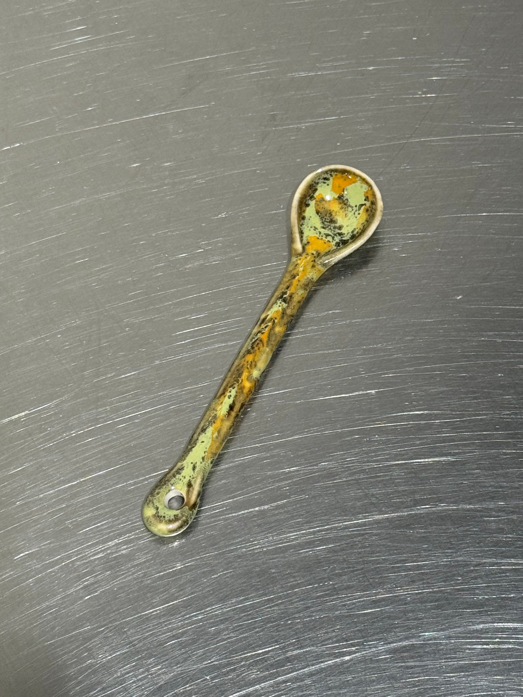 HKLiving 70s Ceramics Sketch Spoon M - Olive front
