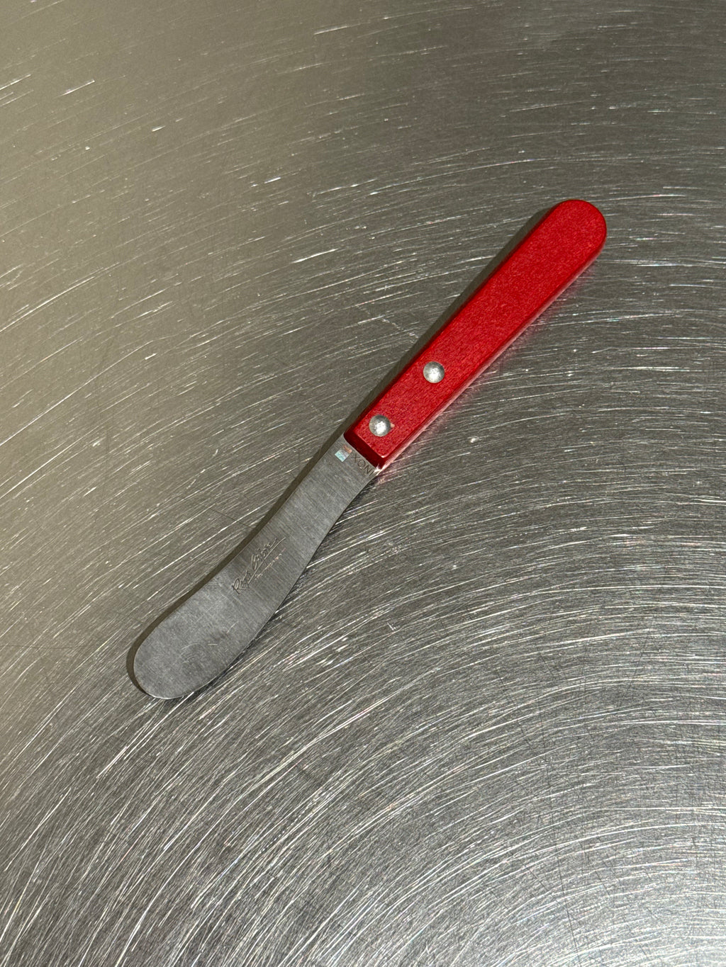 Smörkniv – röd, bild 1 av 2
