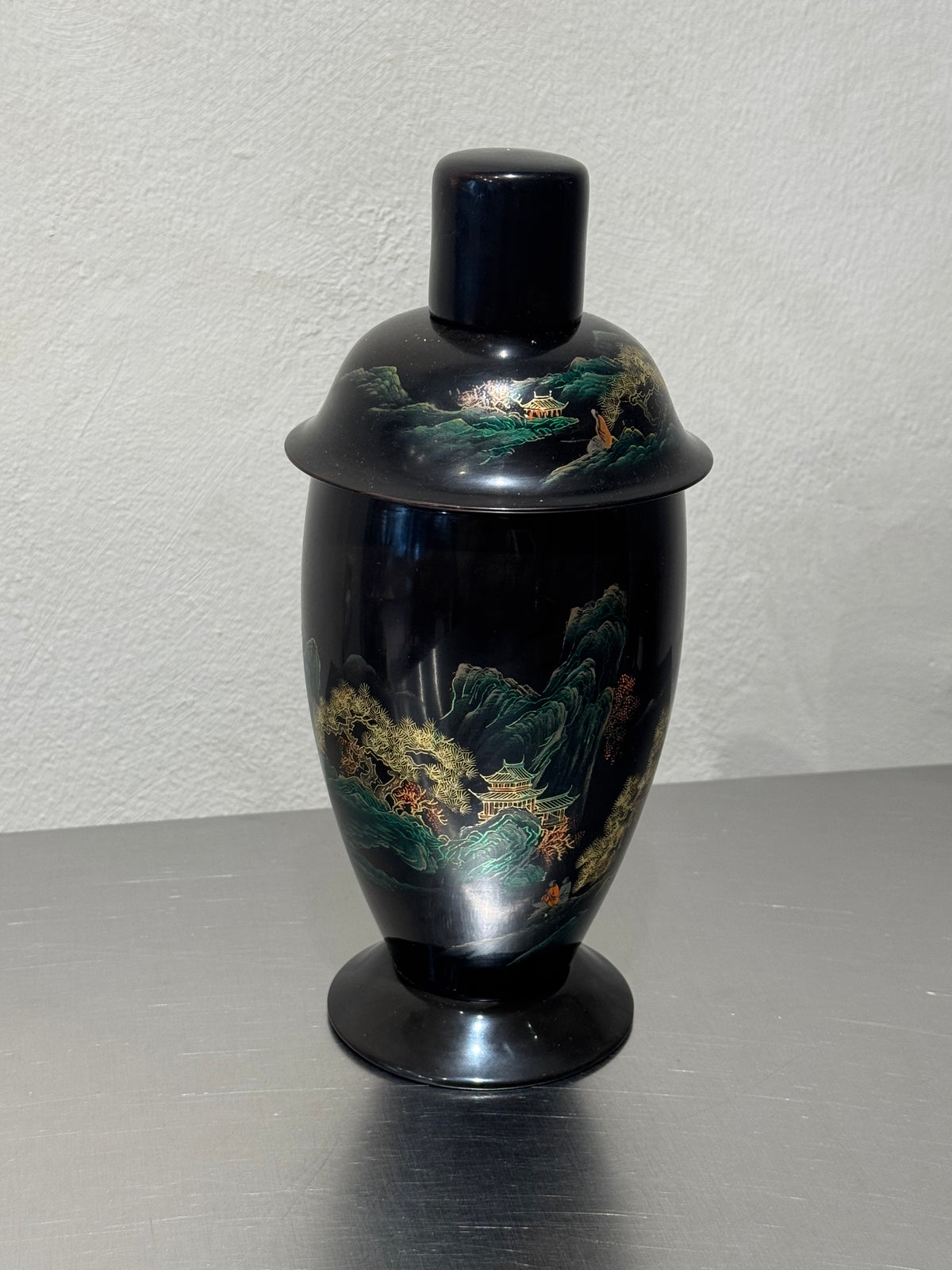 Lacquered Japanese cocktail tray and cups