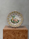 Tallrik med reliefdekor från Capodimonte