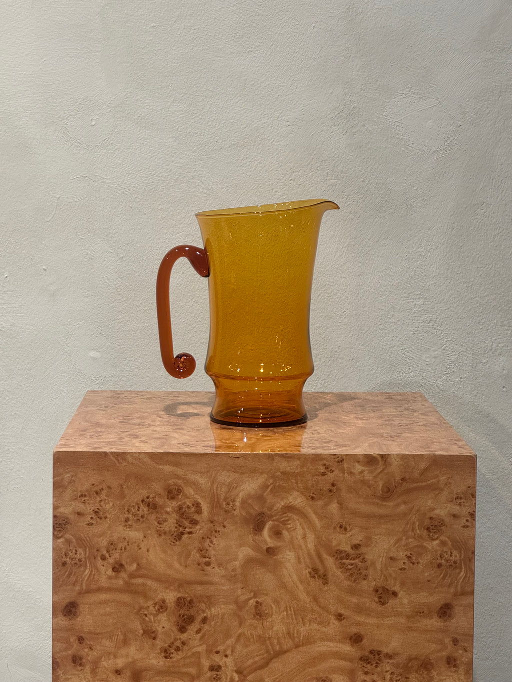 Bärnstensfärgad glaskanna