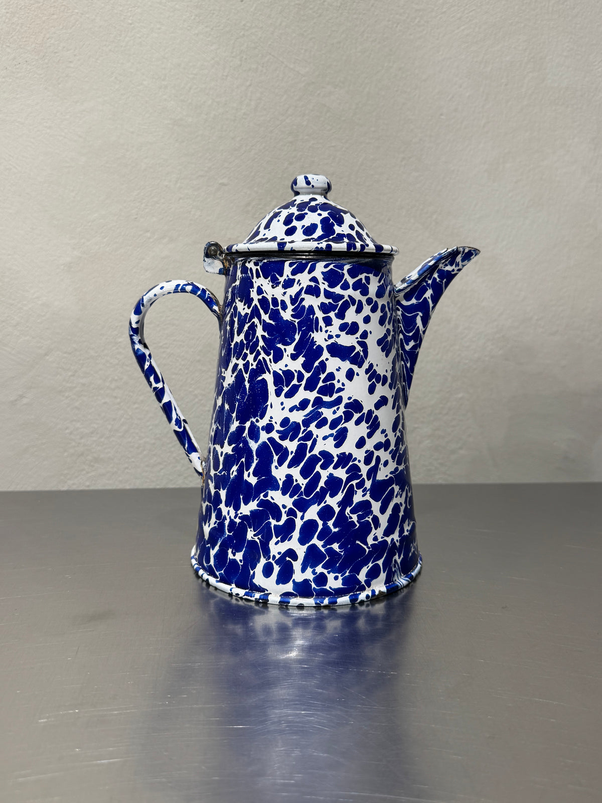 Vintage marbled enamel coffee pot with hinged lid