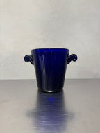 Indigoblå ishink i glas från Björkshult