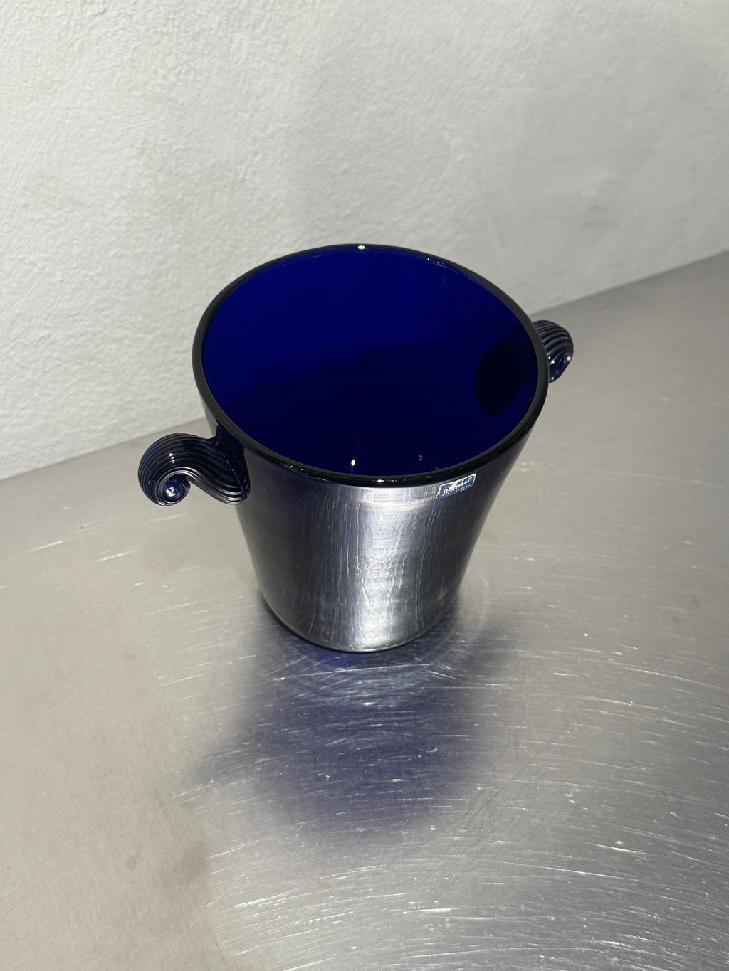 Indigoblå ishink i glas från Björkshult
