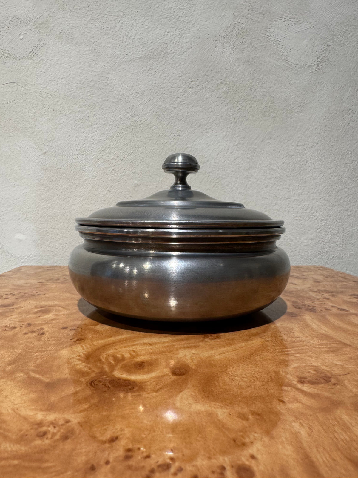 Gränna Tenn pewter jar detail