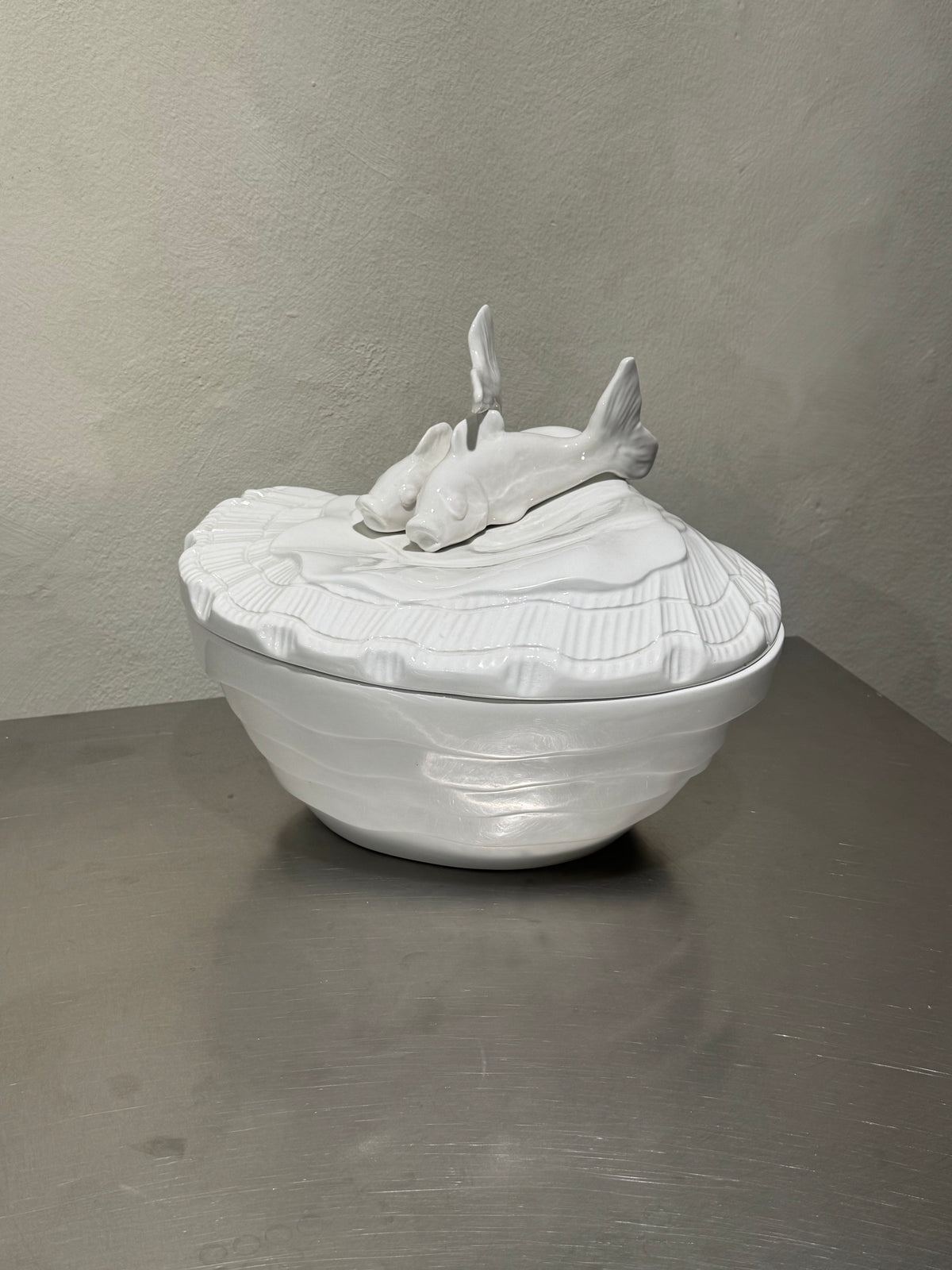 Este Ceramic Soup Tureen – product image 1