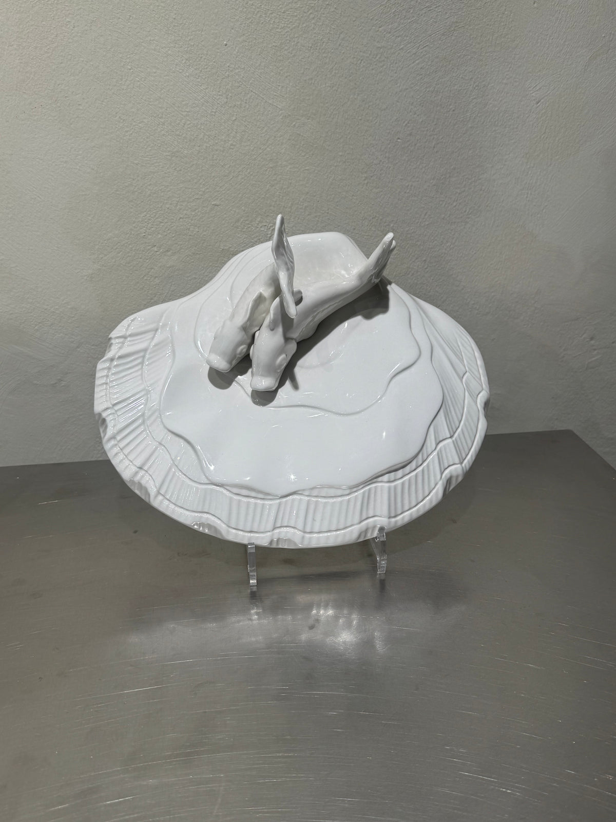 Este Ceramic Soup Tureen – product image 4