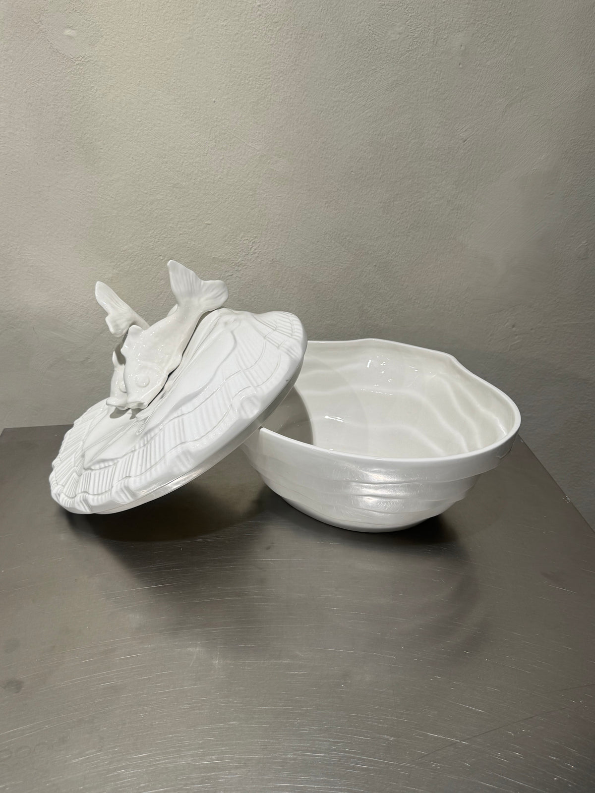 Este Ceramic Soup Tureen – product image 2