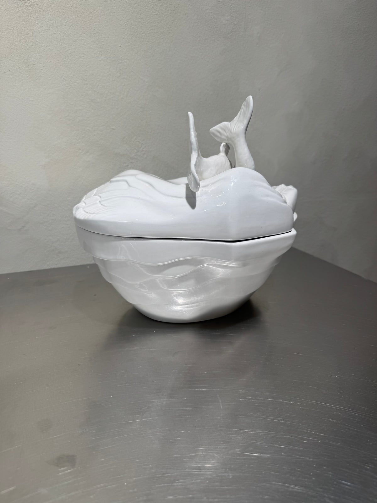 Este Ceramic Soup Tureen – product image 3