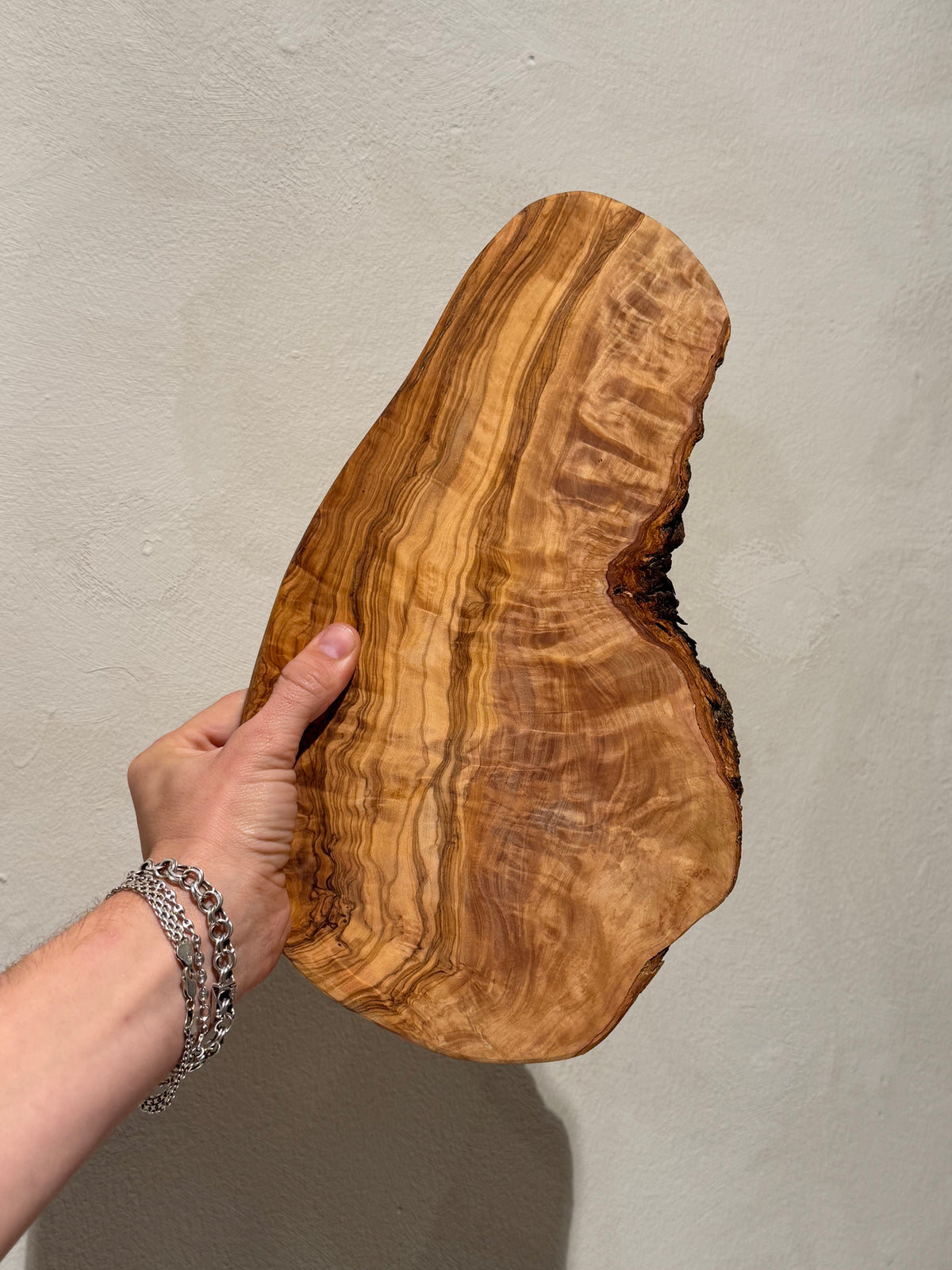 Olive Wood Serving Board Medium – product image 3
