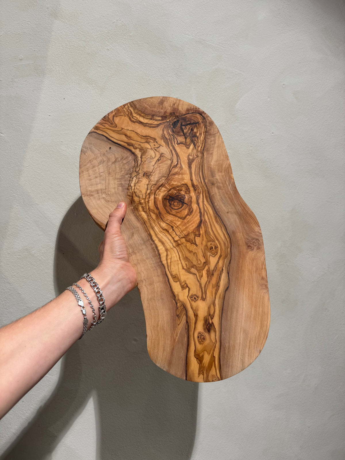 Olive Wood Serving Board Large – product image 3