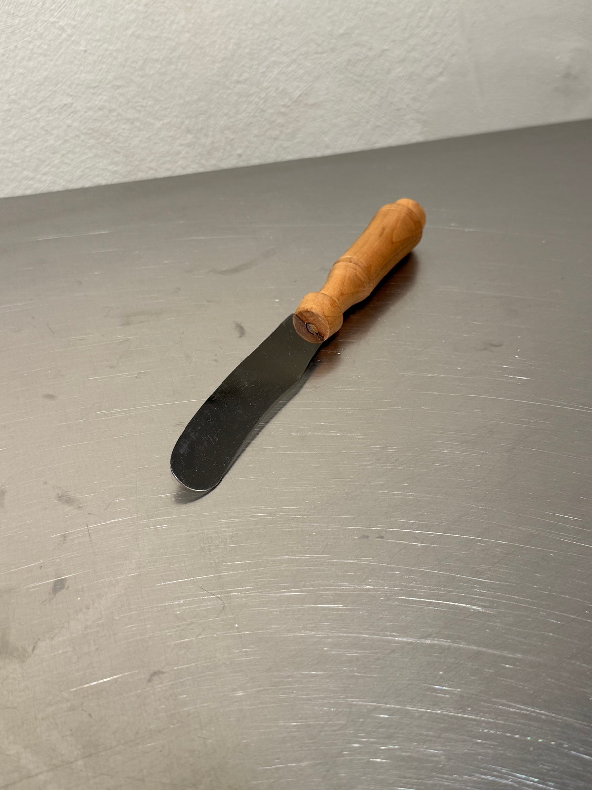 Wooden Handle Butter Knife – product image 1