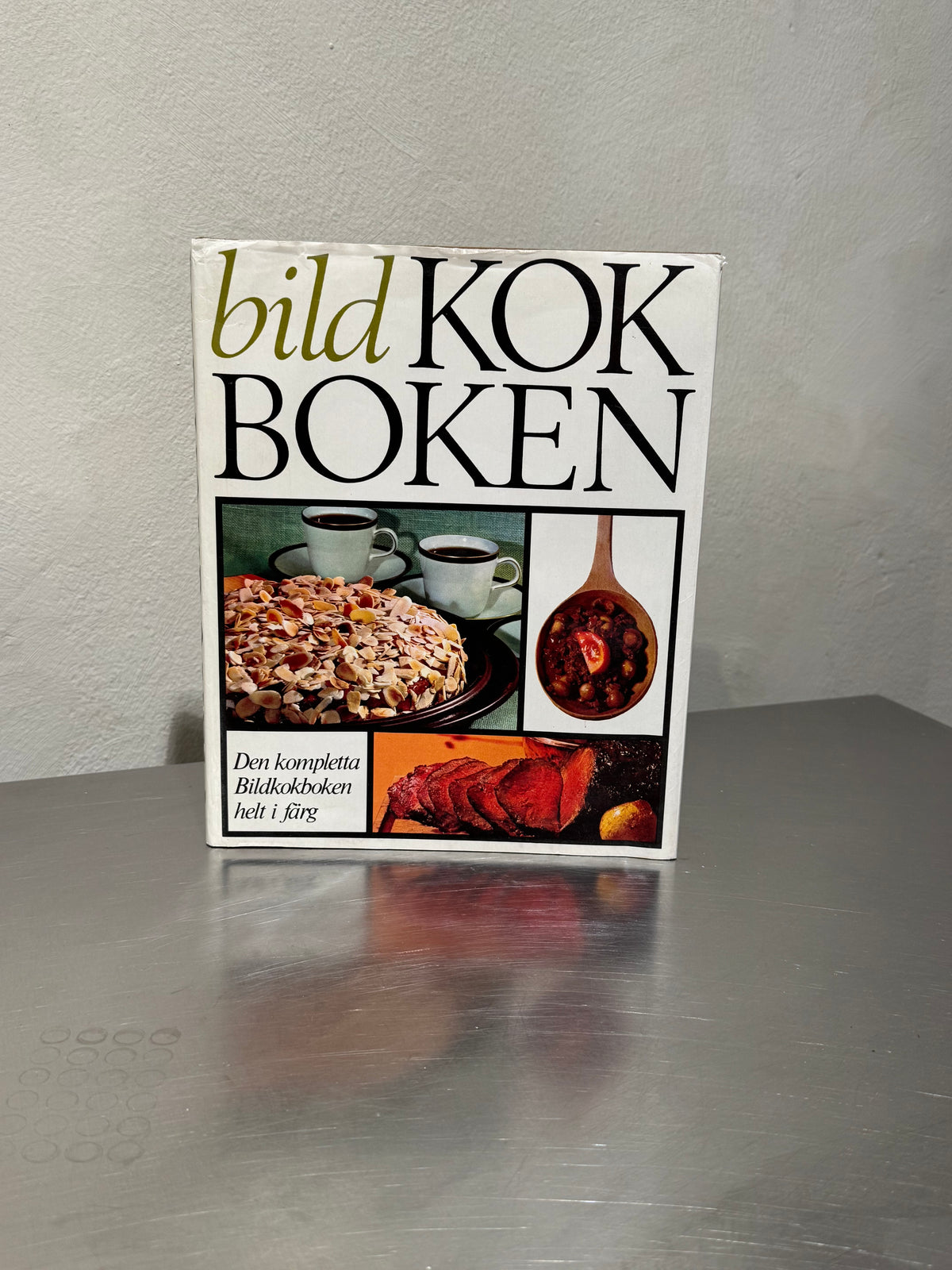 1974 Vintage Cookbook – product image 1