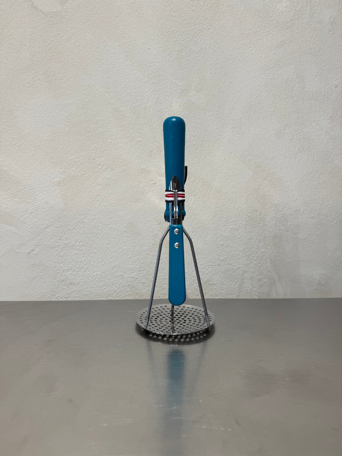 Potato Masher & Peeler Set Blue – product image 1