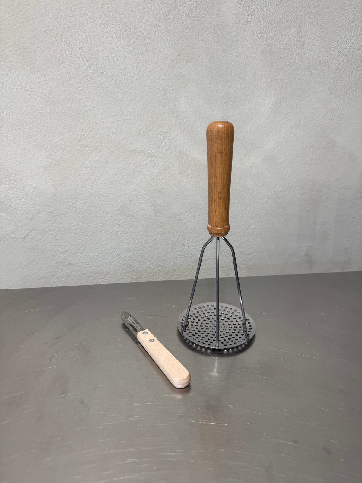 Potato Masher & Peeler Set Natural – product image 2