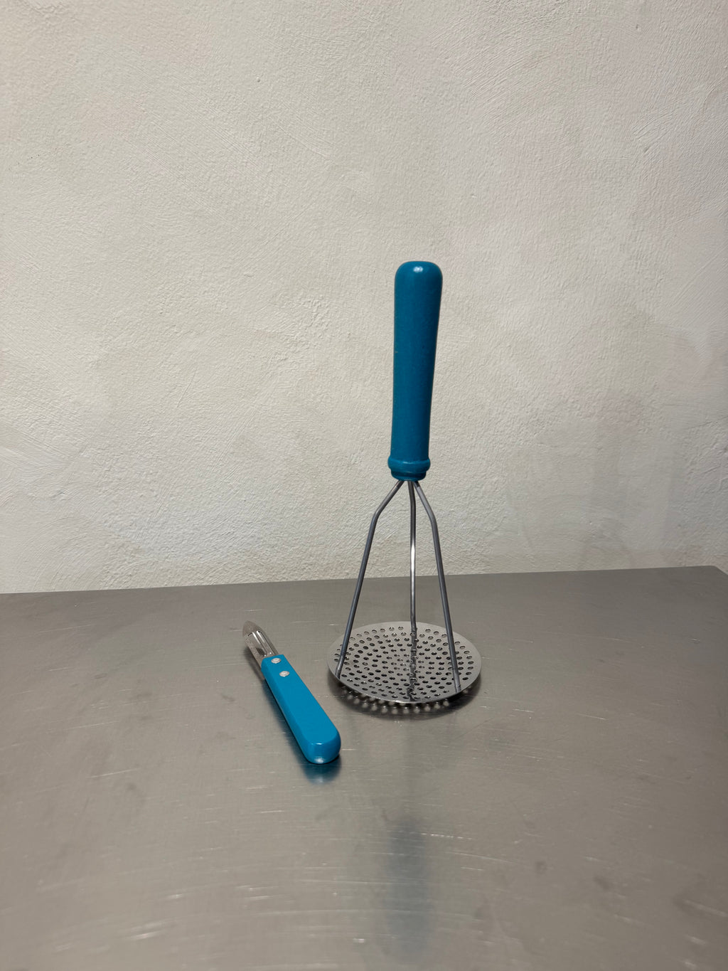Potato Masher & Peeler Set Blue – product image 2