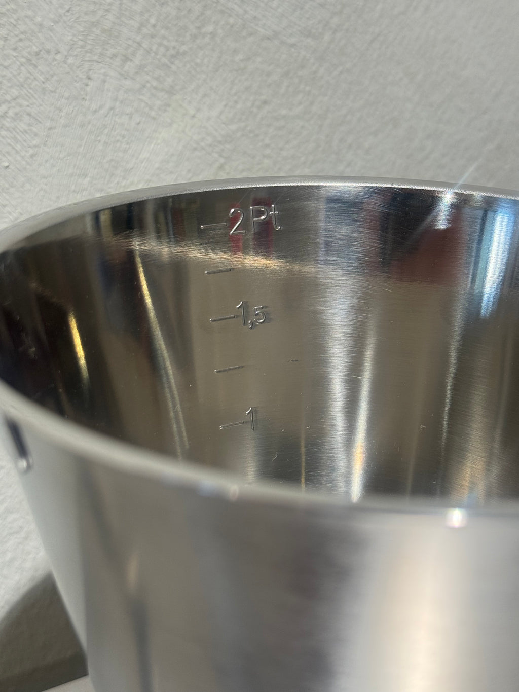 Jonas stainless steel measuring jug 1 L