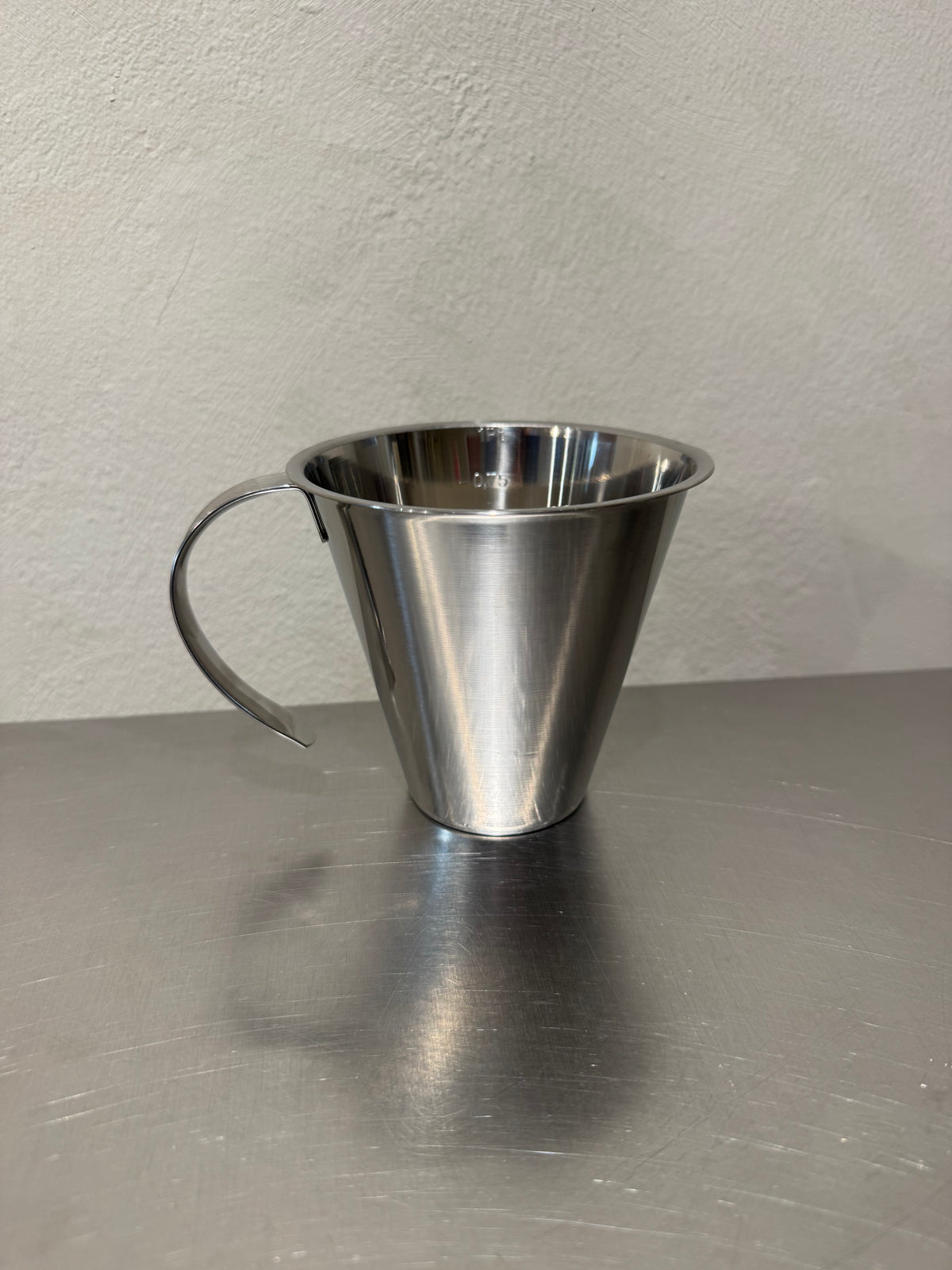Jonas stainless steel measuring jug 0.5 L