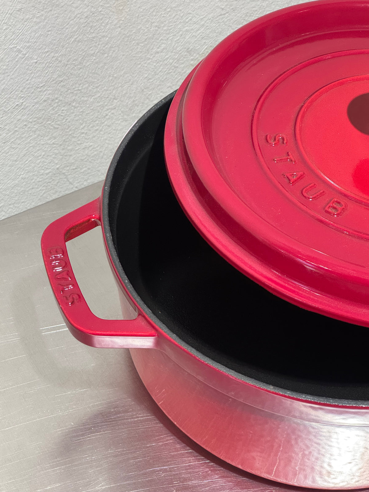 Staub red cast iron cocotte 3.7 L
