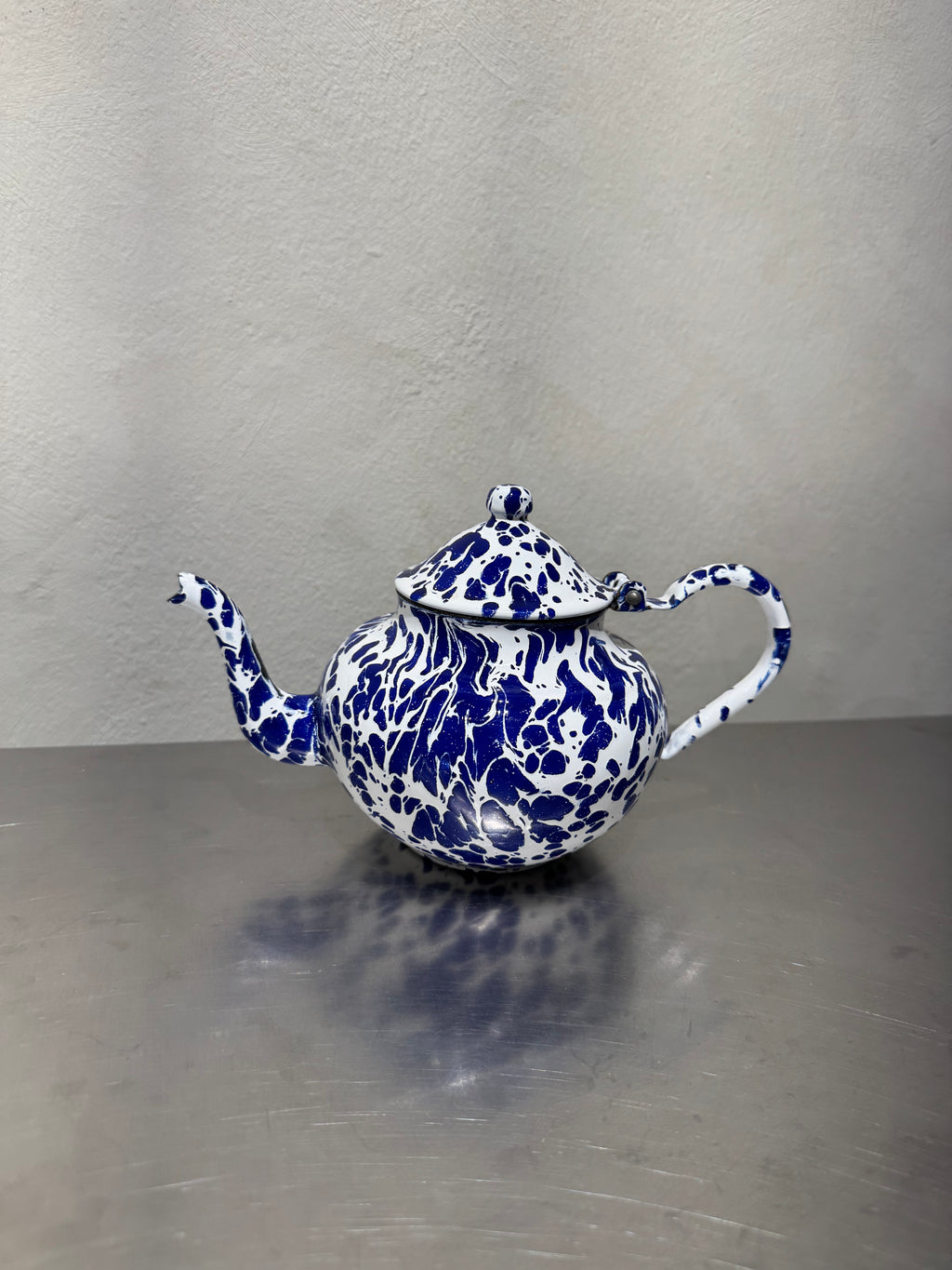 Antique Enamel Teapot – product image 1