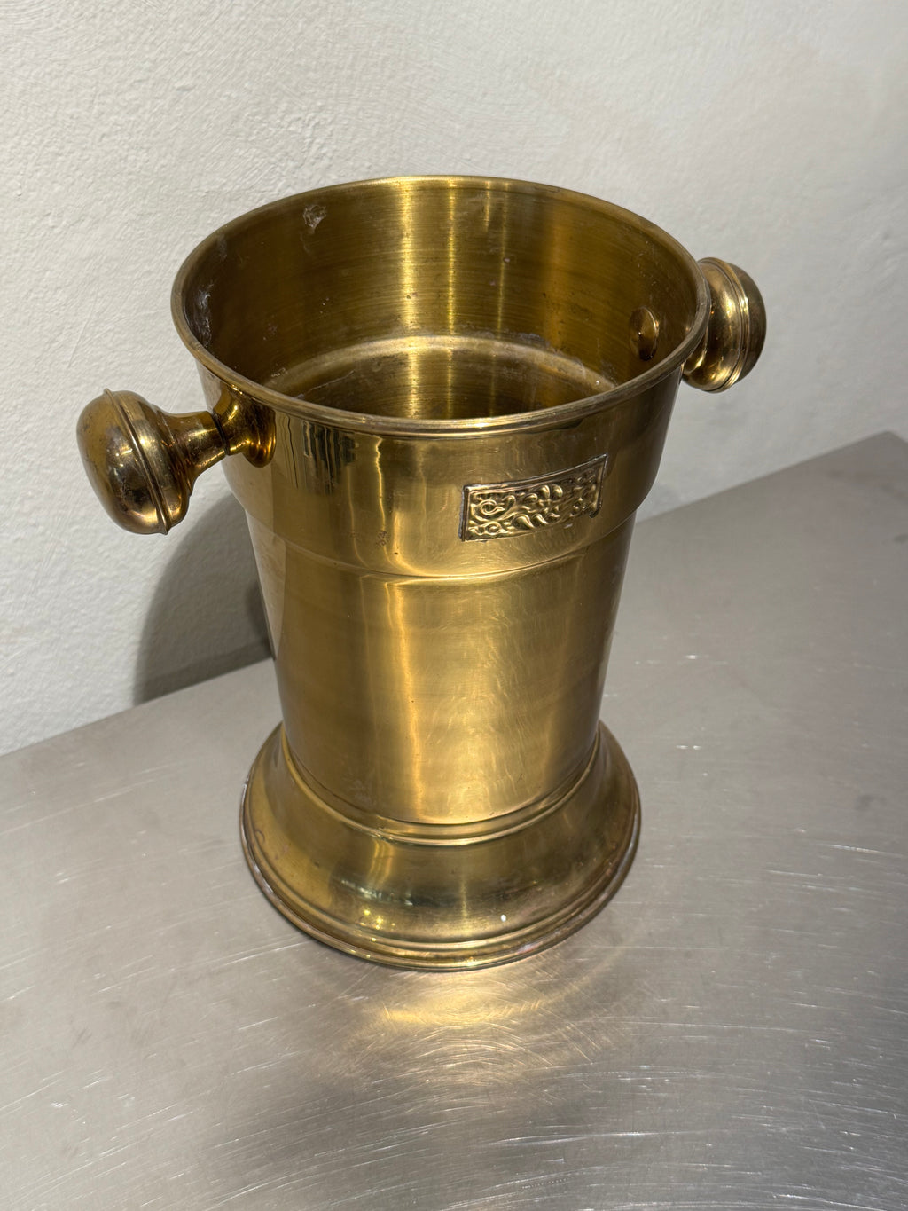 Golden Metal Champagne Cooler – product image 3