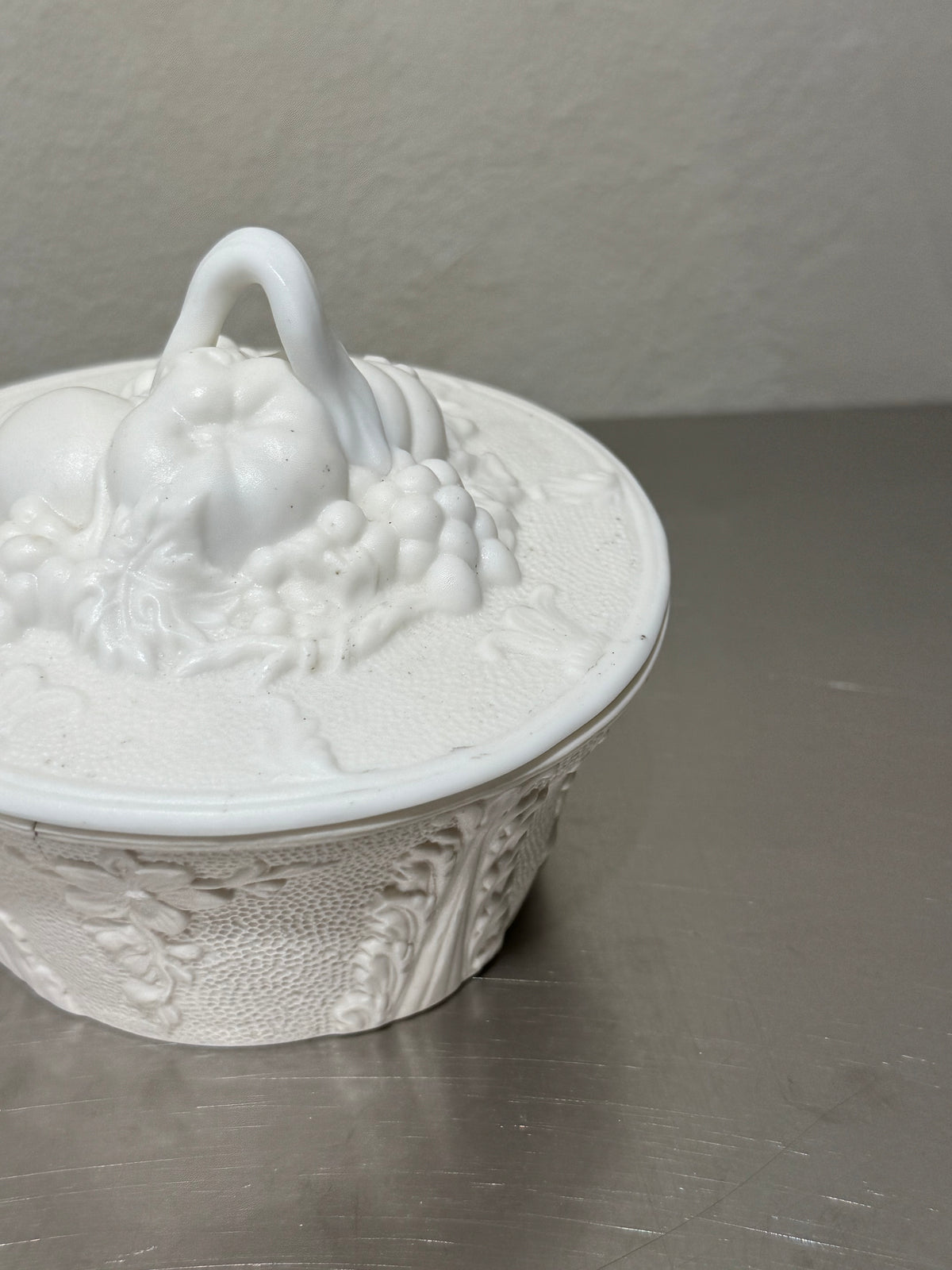 Parian Porcelain Trinket Box – product image 5