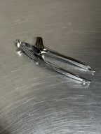 Dorre Via garlic press, closed view