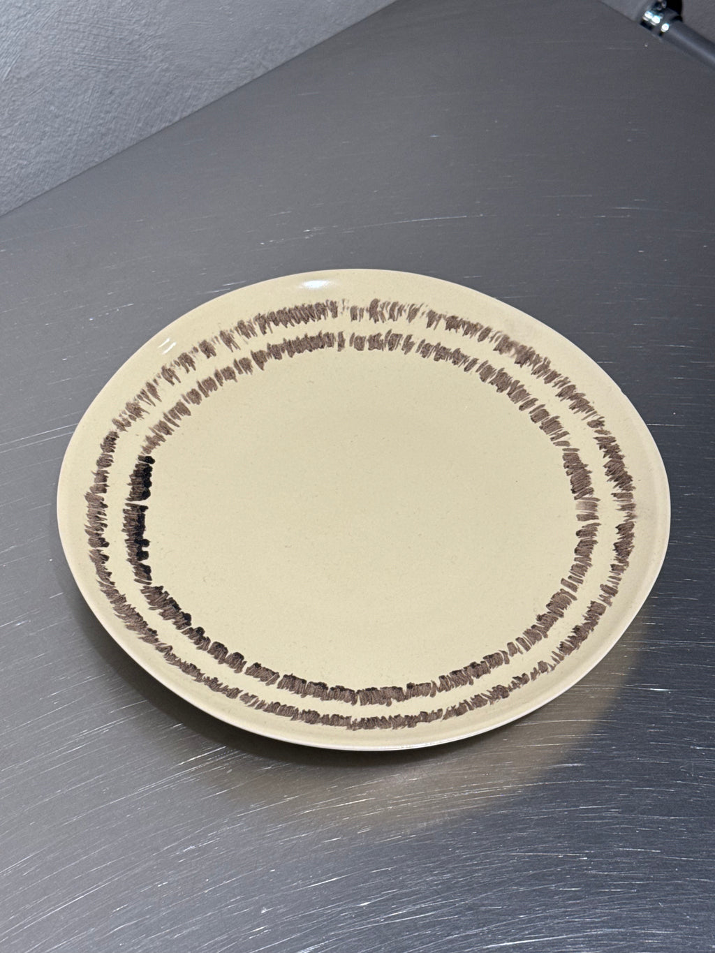 Vanilla side plate 22 cm – alternate view
