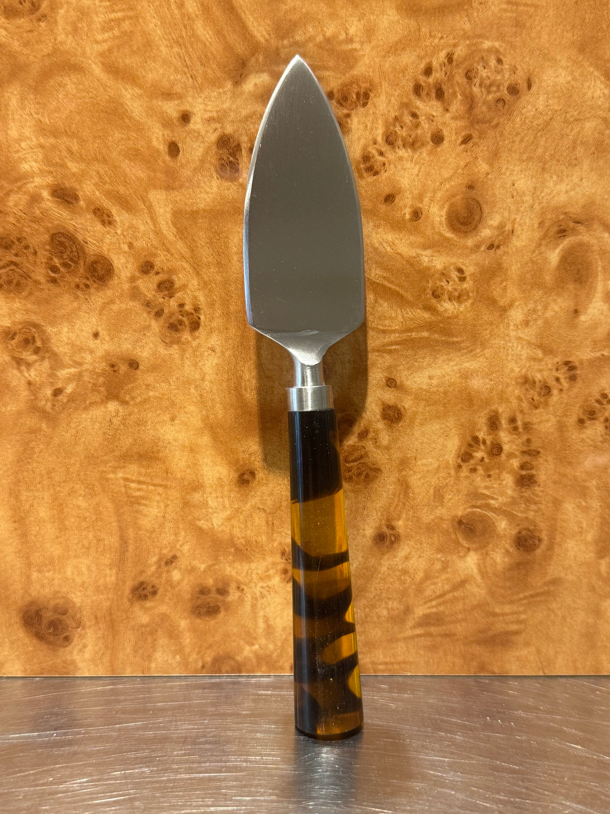 HKLiving Havana cheese knife with amber and black handle