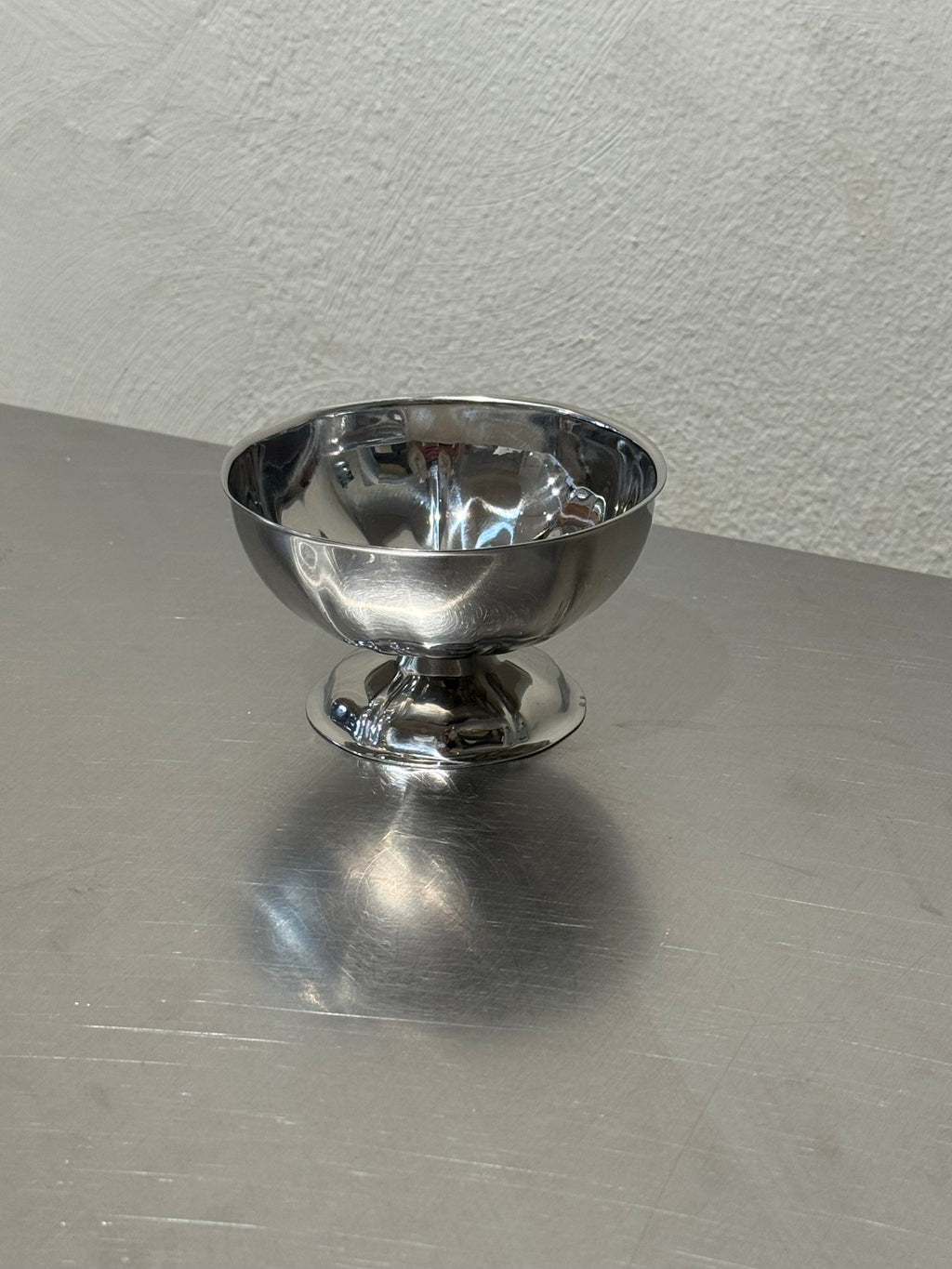 Glasskål i rostfritt stål