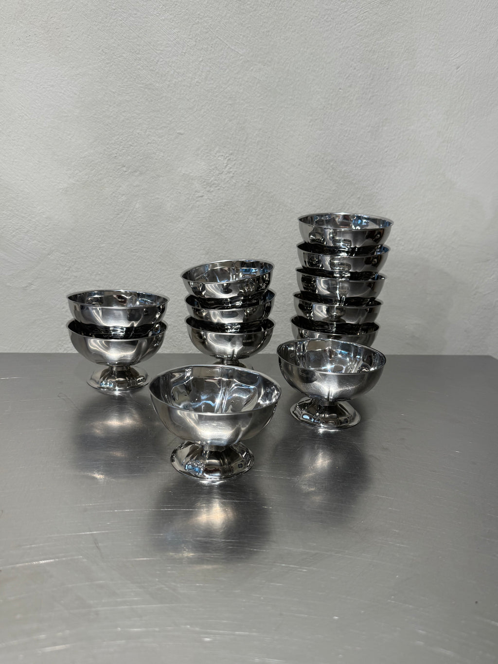 Glasskålar i rostfritt stål