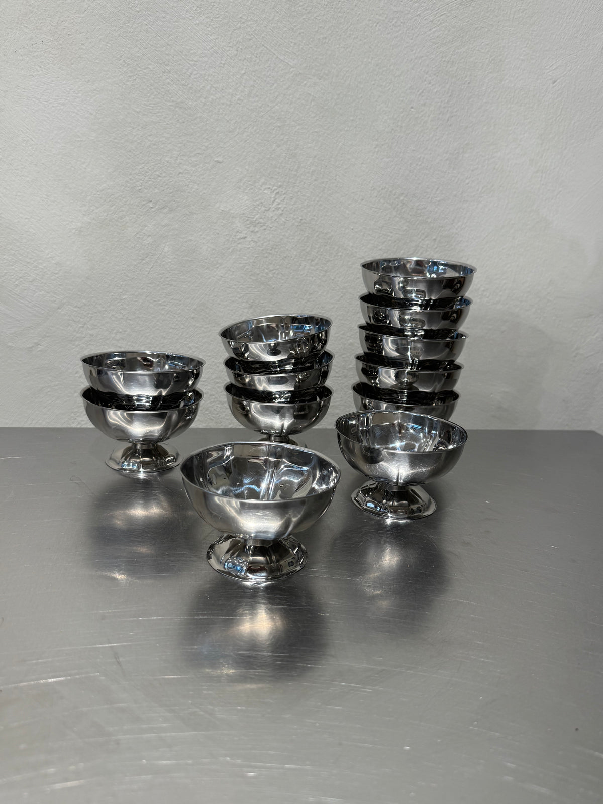 Glasskålar i rostfritt stål