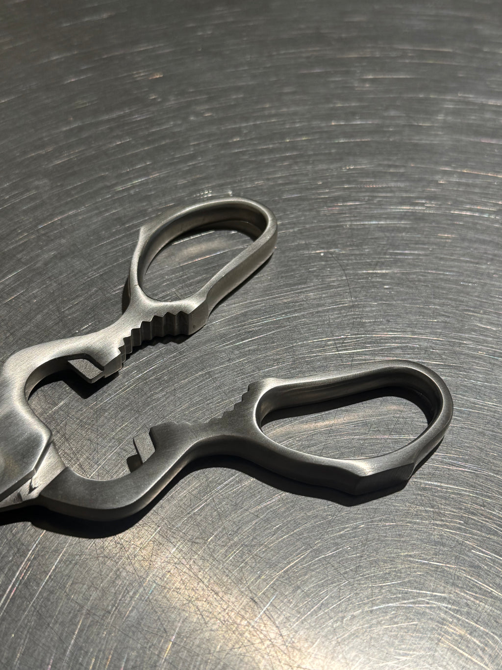 Lacor professional kitchen scissors, handle detail