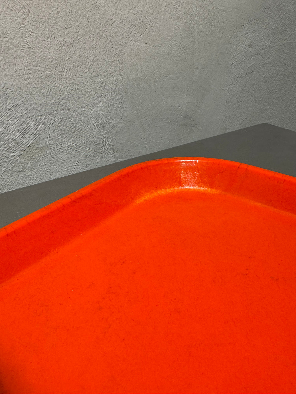 Wear and discolouration on Mullerhof tray