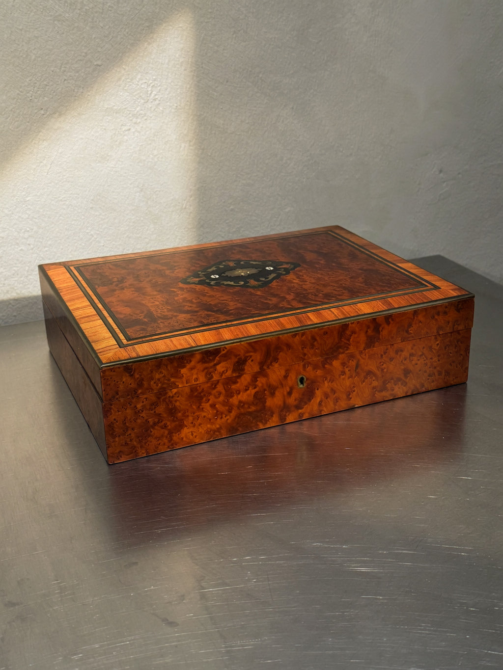 Alder burl game casket