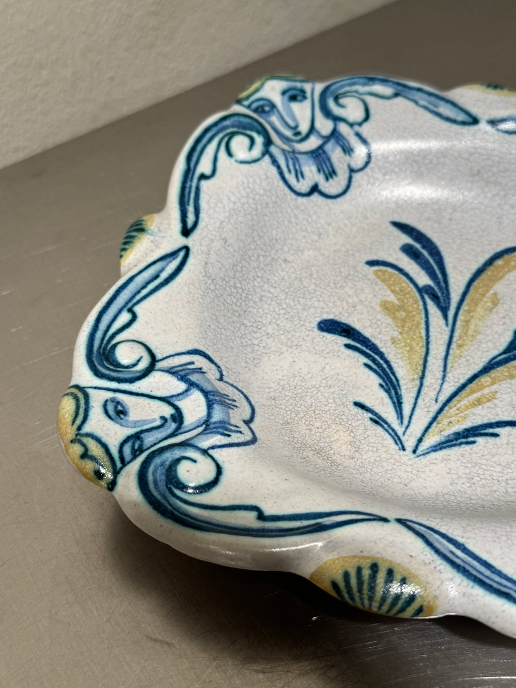 Allan Ebeling for Gefle faience bowl detail